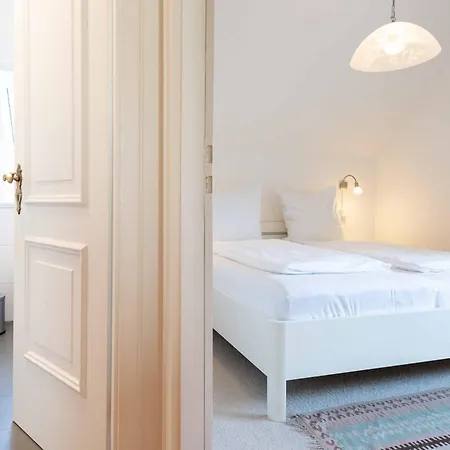 Kaept'n Nelson, App 16 *